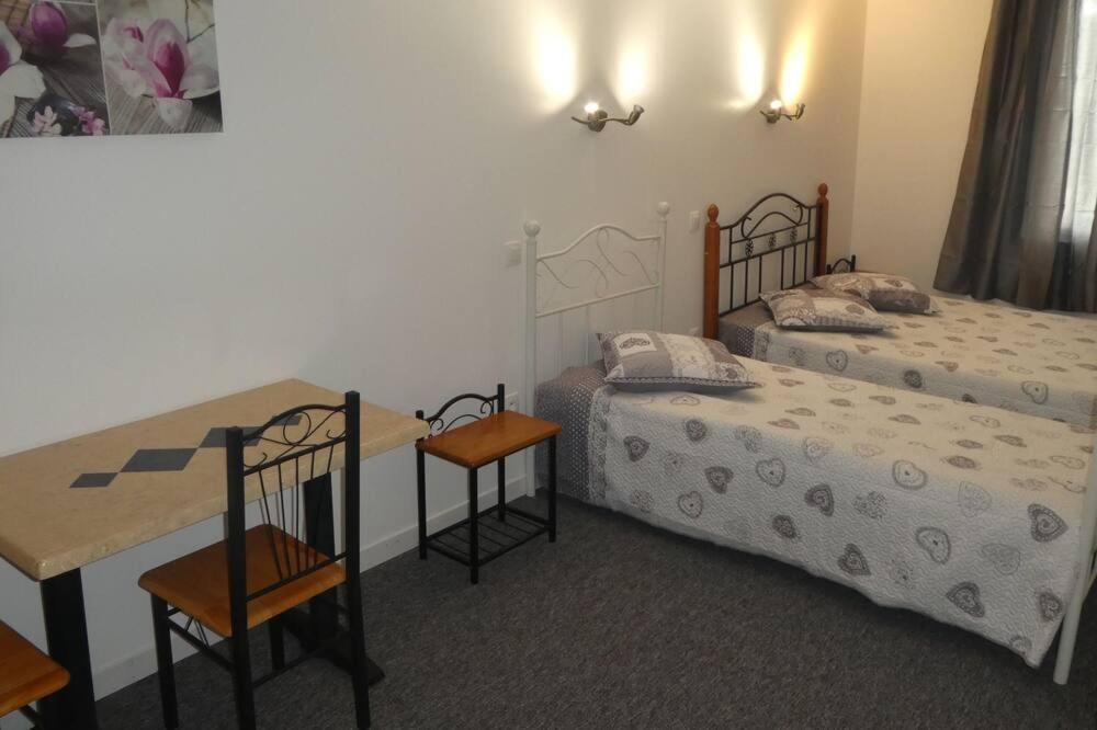 Etanit ! Beziers Plein Centre - 1Mn Du Bus, De La Gare Du Train Et Liaison Aeroport -Chambres Climatisees -Spacieuses Amenagees Pour Singles, Couple, Et Ou Familles -Parking A Velos -Consigne Exterior photo