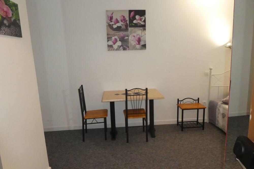 Etanit ! Beziers Plein Centre - 1Mn Du Bus, De La Gare Du Train Et Liaison Aeroport -Chambres Climatisees -Spacieuses Amenagees Pour Singles, Couple, Et Ou Familles -Parking A Velos -Consigne Exterior photo